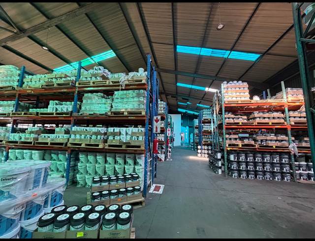 2,100M² WAREHOUSE TO LET IN INDUSTRIA WEST