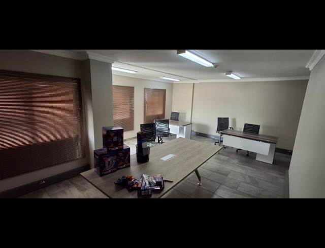520M² WAREHOUSE TO LET IN HELDERWYK