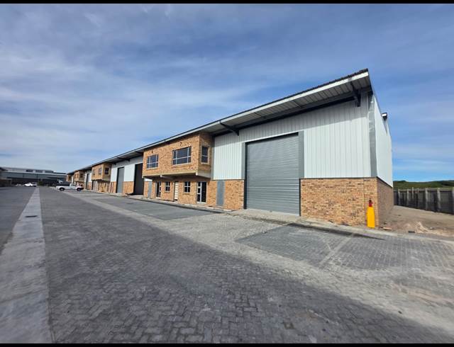 1,861M² WAREHOUSE TO LET IN FIRGROVE INDUSTRIAL ESTATE