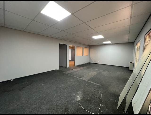100M² OFFICE TO LET IN HIGHVELD