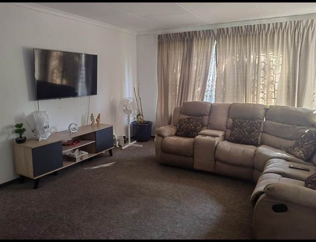 2 BEDROOM PROPERTY TO RENT IN SUNNINGHILL