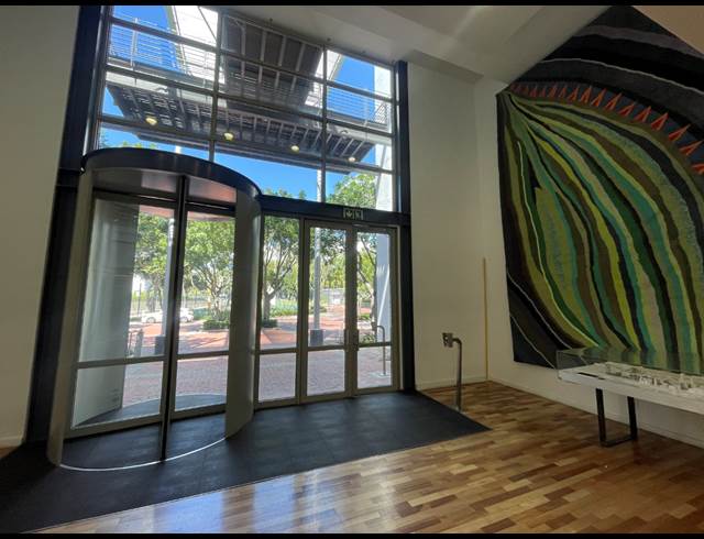 260M² OFFICE TO LET IN WATERFRONT