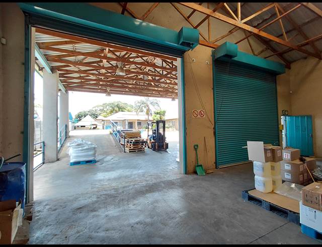 660M² WAREHOUSE TO LET IN POMONA