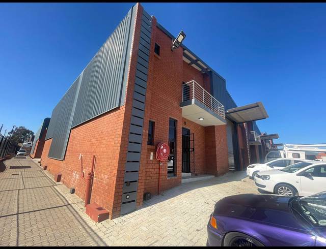 365M² WAREHOUSE TO LET IN THETA