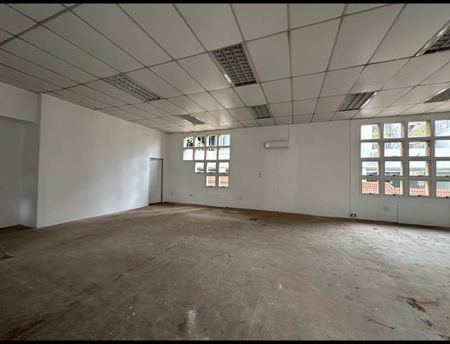 151.66M² OFFICE TO LET IN DIE HOEWES