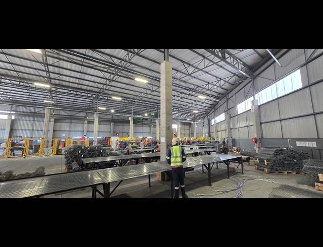 2,600M² WAREHOUSE TO LET IN LANSERIA
