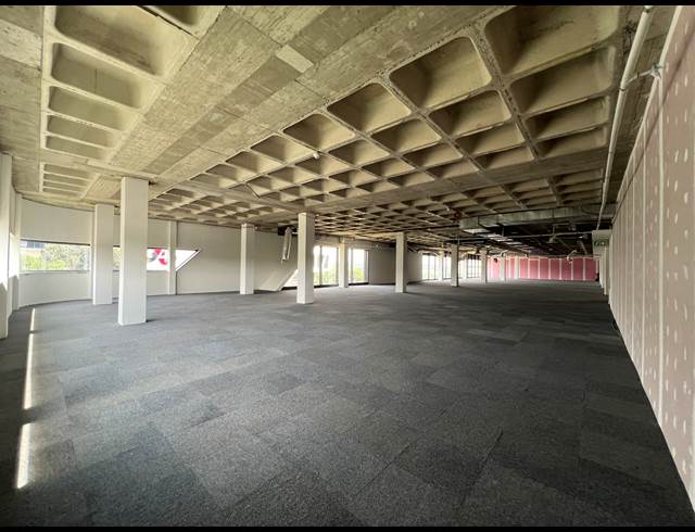 186.30M² OFFICE TO LET IN HIGHVELD