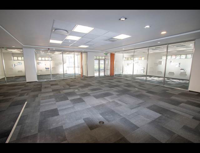 1,013M² OFFICE TO LET IN ILLOVO