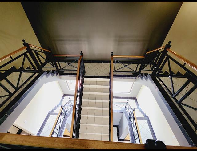 753M² OFFICE TO LET IN NORTH RIDING