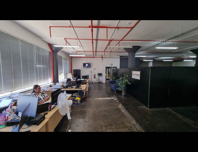 450M² BUSINESS TO LET IN WOODSTOCK