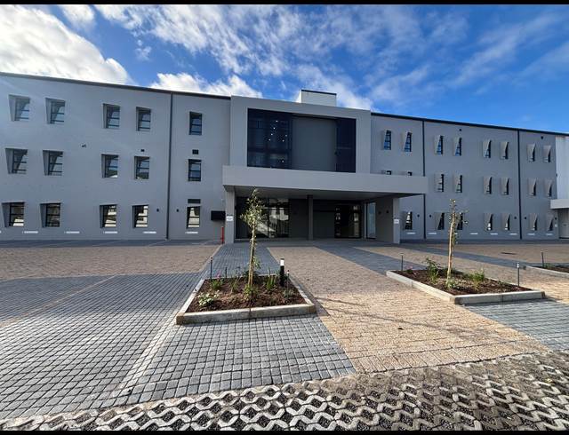 98M² OFFICE TO LET IN PAARDEVLEI