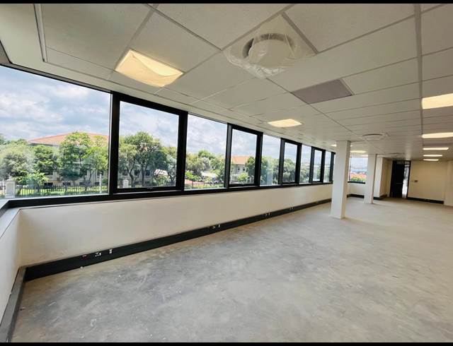 345M² OFFICE TO LET IN VORNA VALLEY