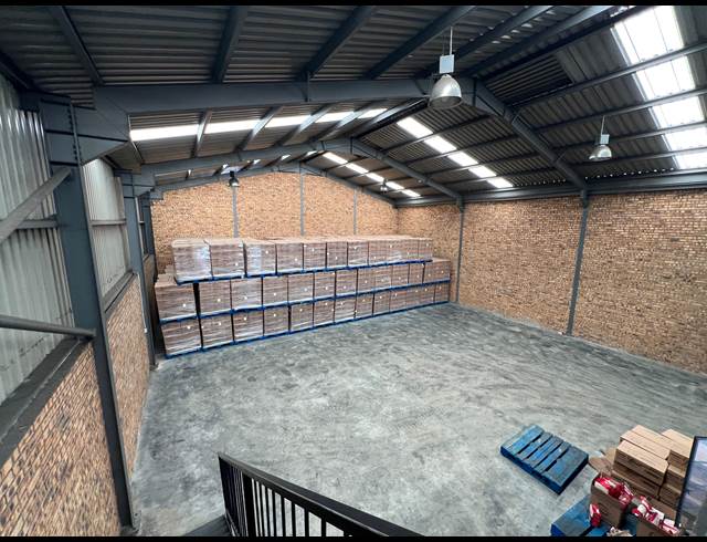 347M² WAREHOUSE TO LET IN STRIJDOMPARK