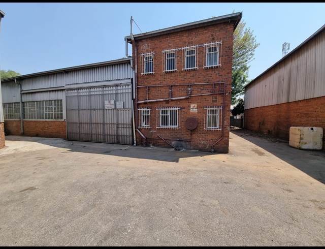 450M² WAREHOUSE TO LET IN NEW ERA