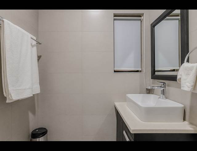16 BEDROOM GUEST HOUSE TO LET IN BROADACRES