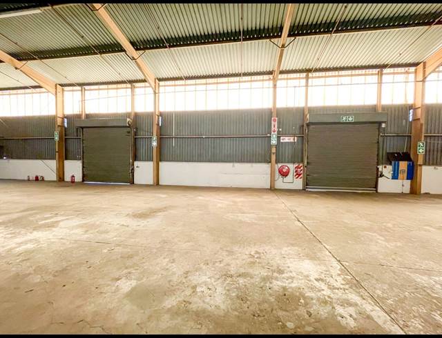 1,300M² WAREHOUSE TO LET IN WESTMEAD