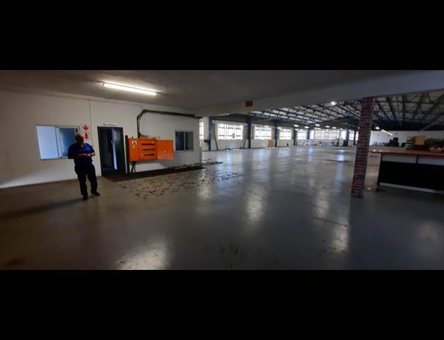 1,460M² WAREHOUSE TO LET IN PINETOWN CENTRAL