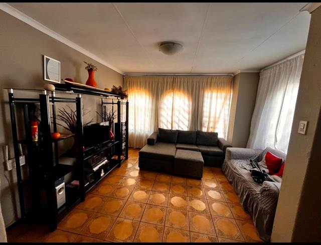 3 BEDROOM PROPERTY TO RENT IN ZAKARIYYA PARK