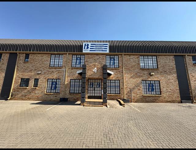 735M² WAREHOUSE TO LET IN JET PARK