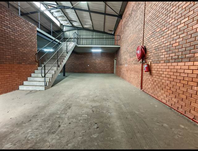 756M² WAREHOUSE TO LET IN ORMONDE