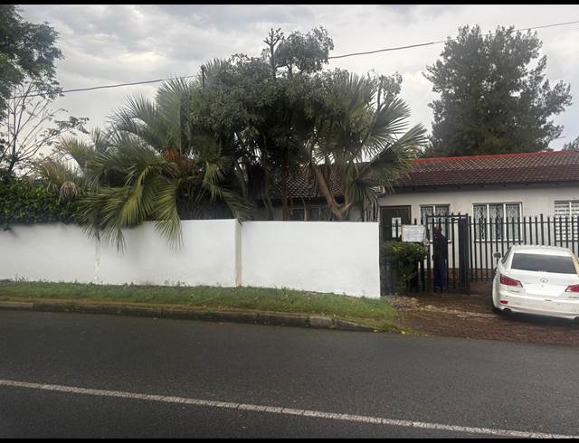 20M² MEDICAL SUITE TO LET IN ORANGE GROVE