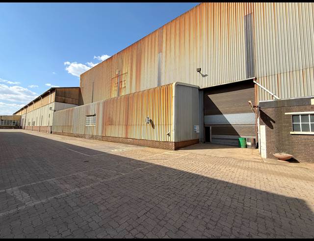 10,000M² WAREHOUSE TO LET IN DUNCANVILLE