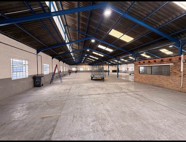 1,205M² WAREHOUSE TO LET IN BEACONVALE