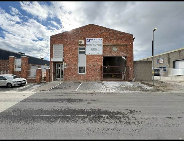 442M² WAREHOUSE TO LET IN BROADLANDS