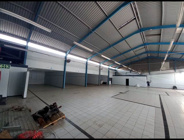 750M² WAREHOUSE TO LET IN WOODBROOK