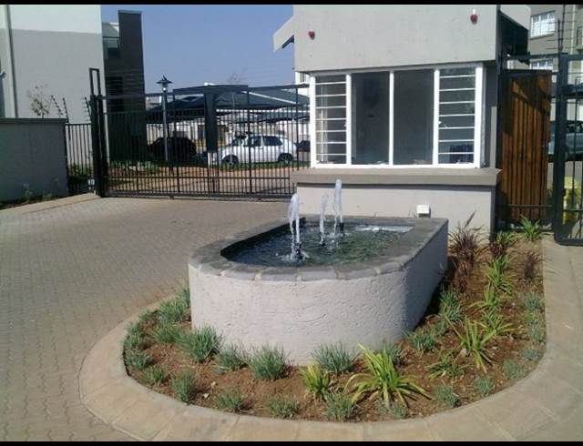 REF:-PS199. TWO BEDROOM, 2ND FLOOR, LARGE BIC,