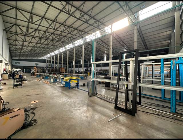 3,456.80M² WAREHOUSE TO LET IN COSMO BUSINESS PARK