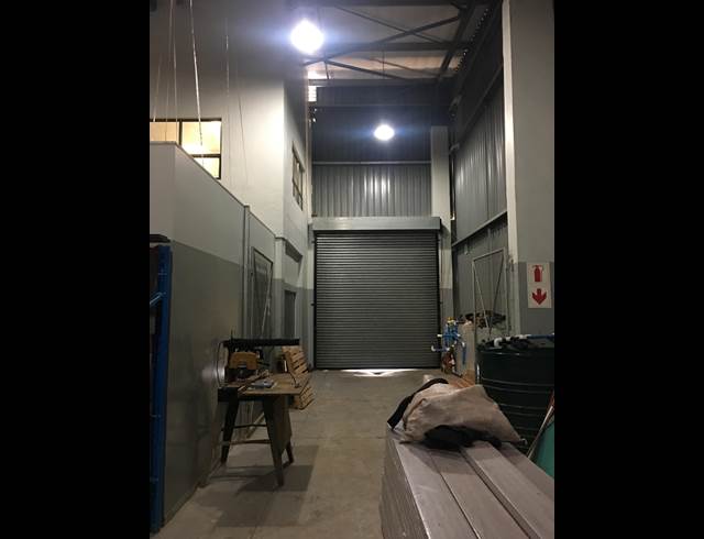 379M² WAREHOUSE TO LET IN RIVERHORSE VALLEY