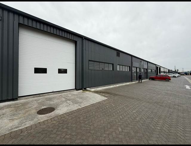 362M² WAREHOUSE TO LET IN RETREAT