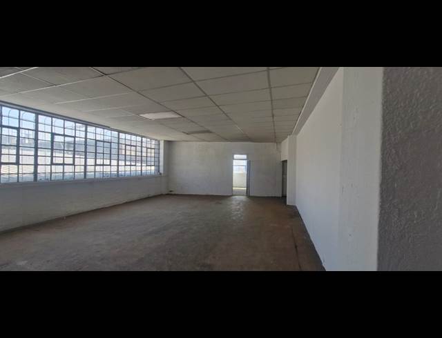200M² WAREHOUSE TO LET IN VILLAGE MAIN
