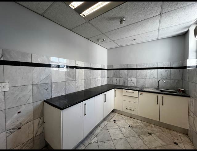 1,091M² OFFICE TO LET IN CAPE TOWN CITY CENTRE