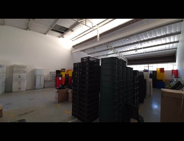 269M² WAREHOUSE TO LET IN LYTTELTON MANOR