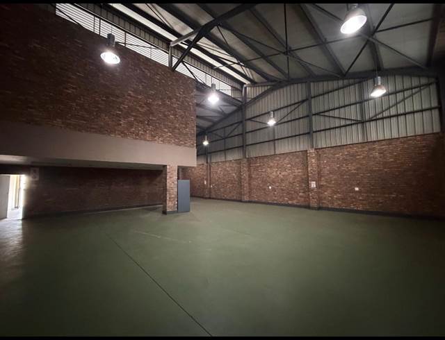 327M² WAREHOUSE TO LET IN CLAYVILLE