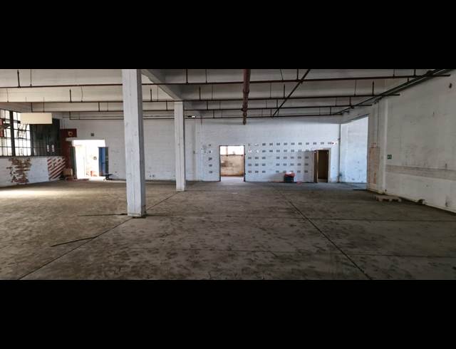 600M² WAREHOUSE TO LET IN SELBY