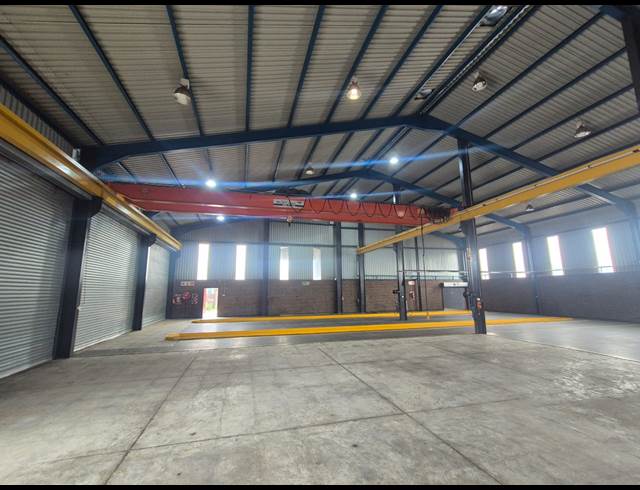 2,700M² WORKSHOP TO LET IN BRENTWOOD PARK