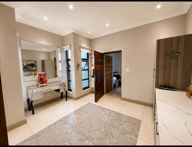 3 BEDROOM APARTMENT TO LET IN MORNINGSIDE