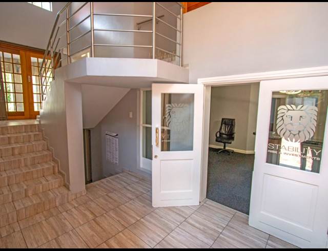 138M² OFFICE TO LET IN MELROSE ESTATE