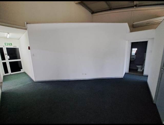 170M² OFFICE TO LET IN UMGENI BUSINESS PARK