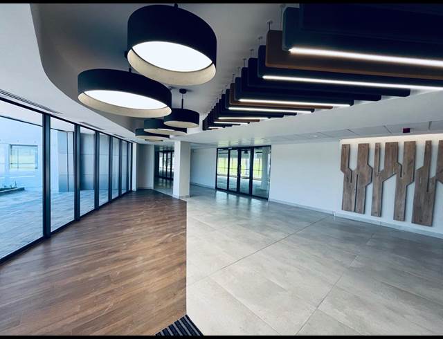 520M² OFFICE TO LET IN VORNA VALLEY