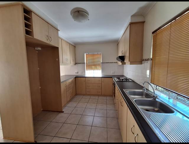 2 bed property to rent in LANGERUG