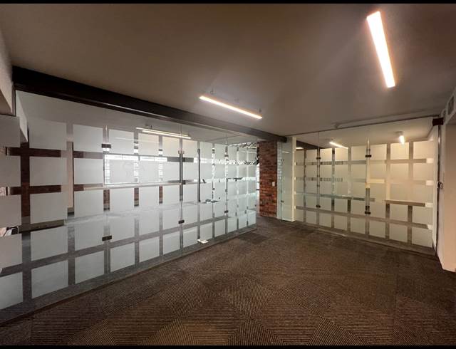 205M² OFFICE TO LET IN GREEN POINT