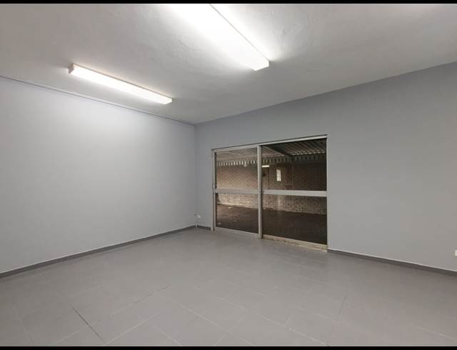 1,540M² WAREHOUSE TO LET IN WESTMEAD