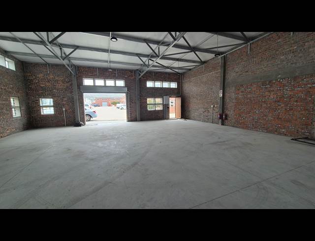195M² WAREHOUSE TO LET IN SUNNYDALE