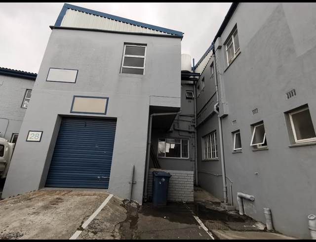 161M² WAREHOUSE TO LET IN WOODSTOCK