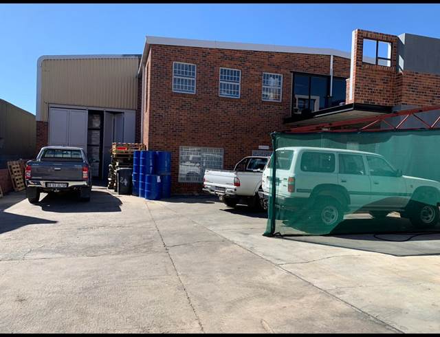 330M² WAREHOUSE TO LET IN LASER PARK