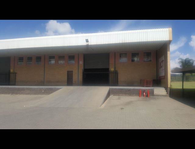 1,940M² WAREHOUSE TO LET IN POMONA